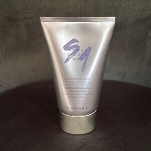 Monat Studio One Curl Defining Cream - Silver